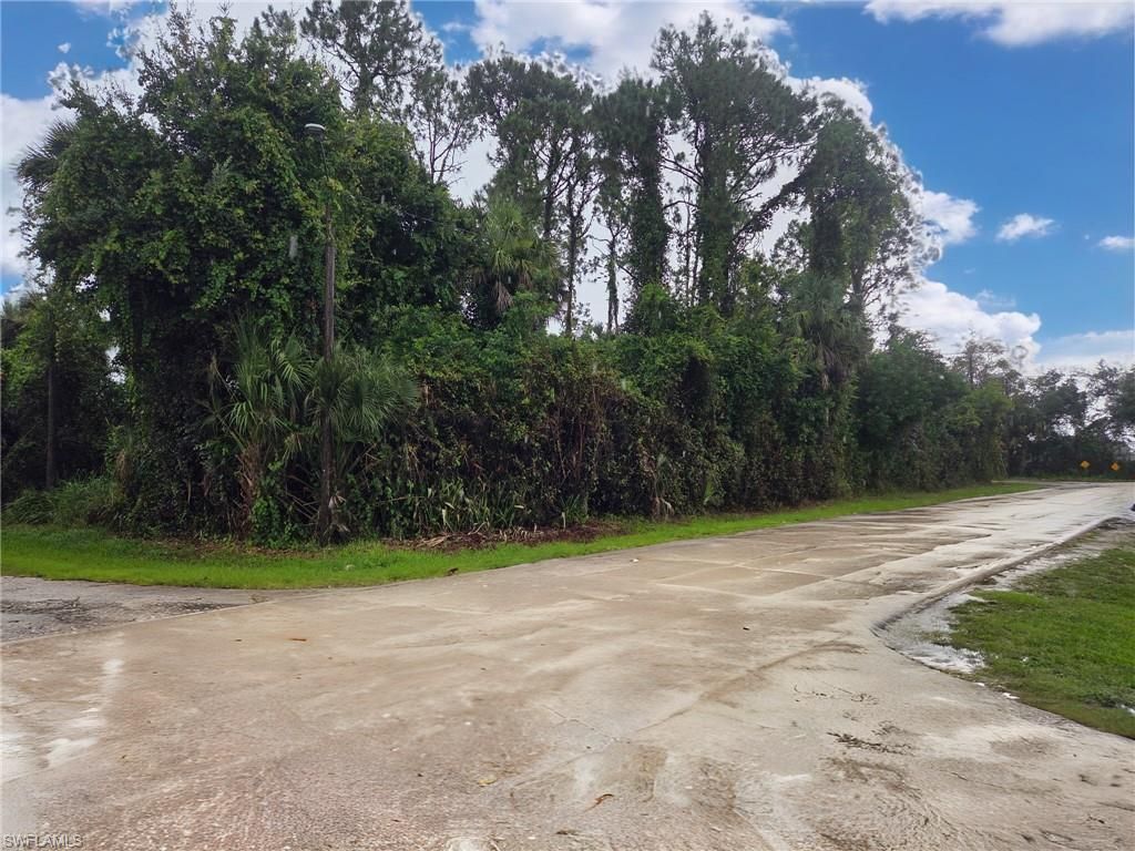 520 Santa Cruz St, North Fort Myers, FL 33903 Photo