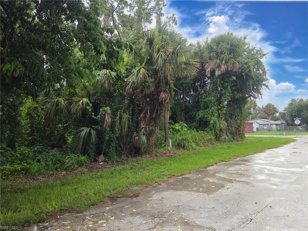524 Santa Cruz St, North Fort Myers, FL 33903 Photo