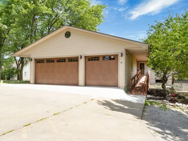 284 W Flint Hills Drive, Alma, KS 66401