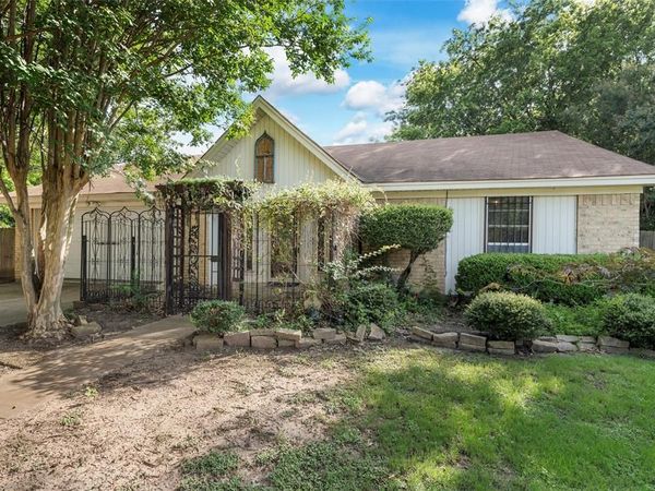 413 Texas Avenue, Hewitt, TX 76643