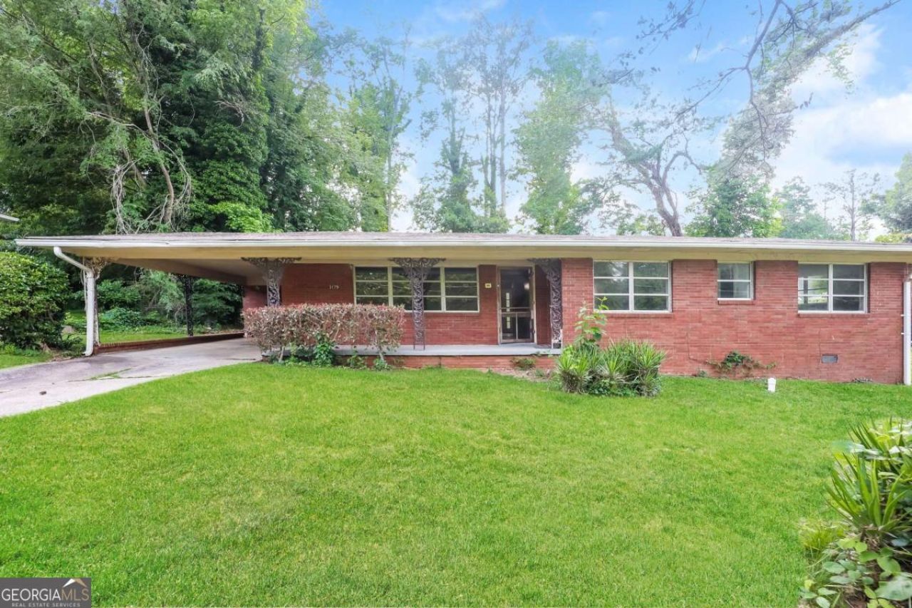 3179 Dogwood Drive, Atlanta, GA 30344 Main Photo