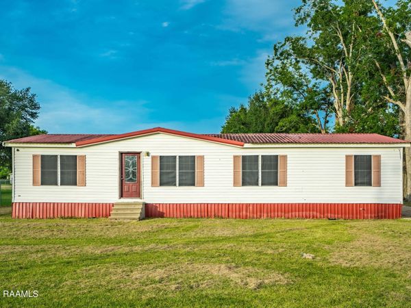 1054 E Madeline Boulevard, Breaux Bridge, LA 70517