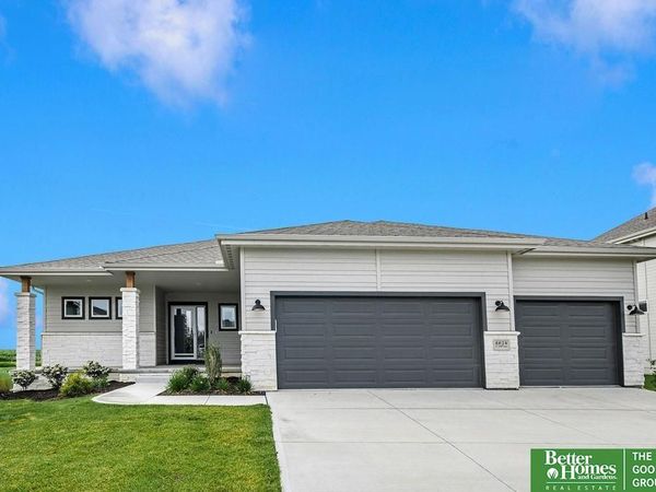 6614 S 200 Avenue, Omaha, NE 68135