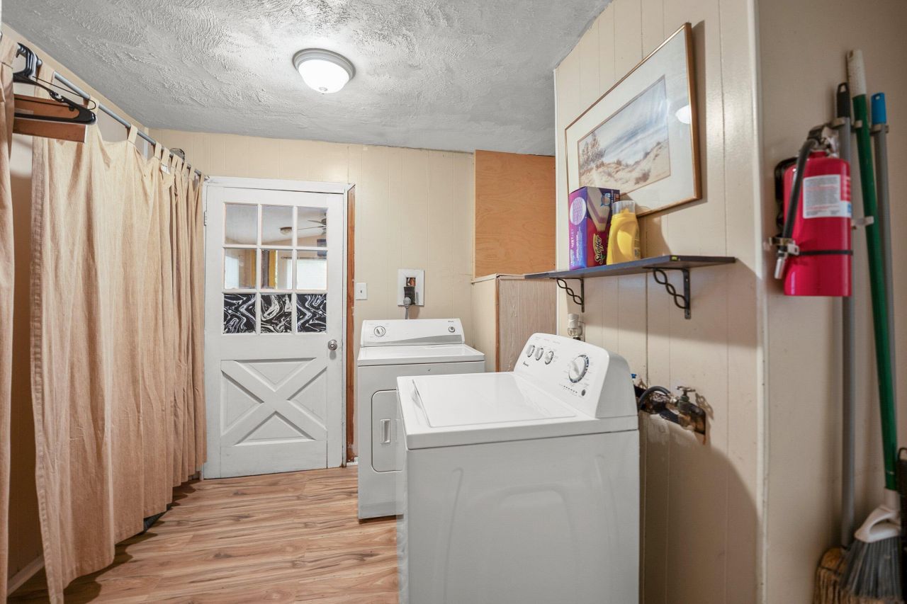 1507 Ivy Lane Photo 18