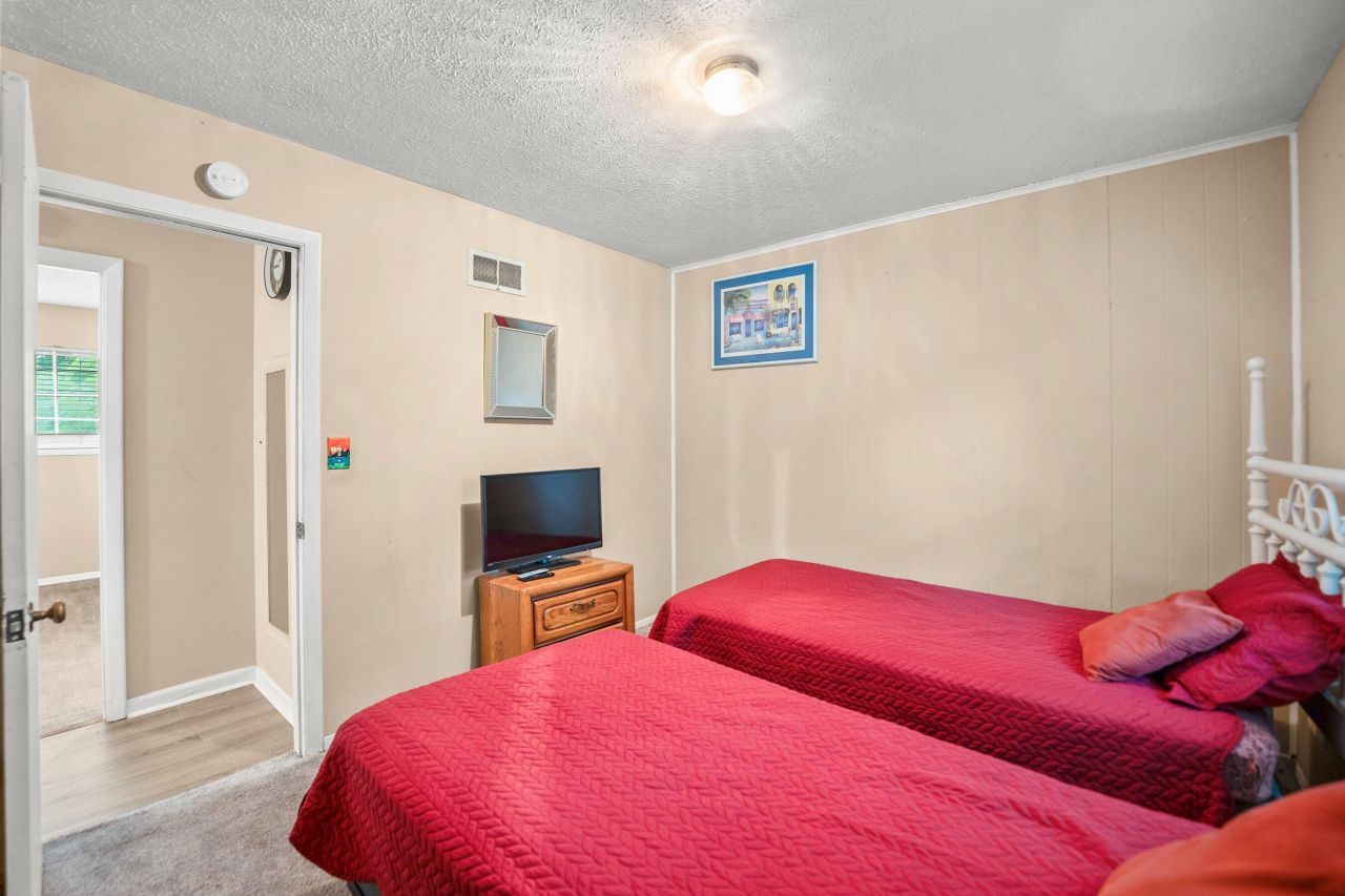 1507 Ivy Lane Photo 24