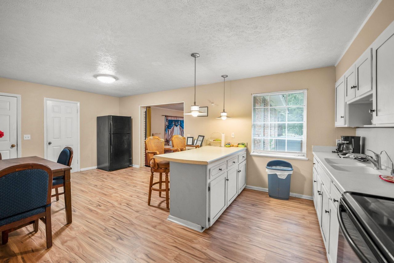 1507 Ivy Lane Photo 9