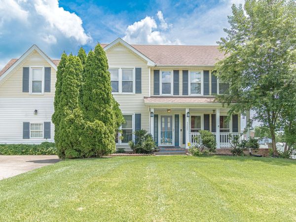 3321 Greenspoint Dr, Clarksville, TN 37042