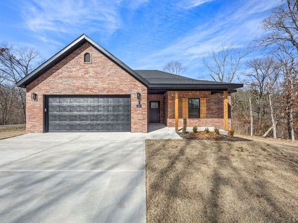 1 Whitmore Lane, Bella Vista, AR 72715