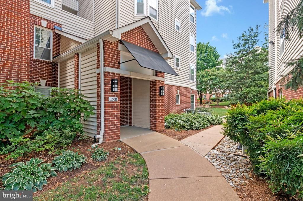 1600 Spring Gate Drive, Unit 2202, McLean, VA 22102 Main Photo