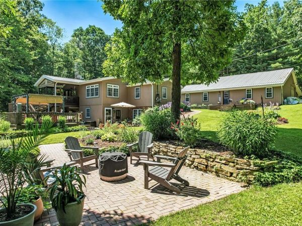 78 Folk Rd, Fredonia, PA 16124