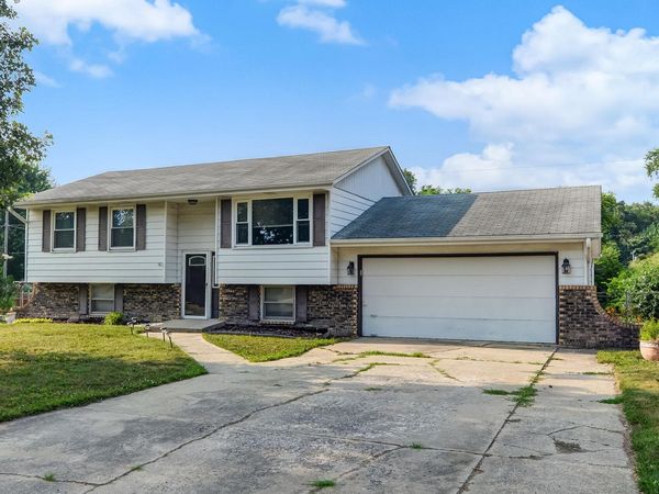 2910 Crowsnest Drive, Hobart, IN 46342