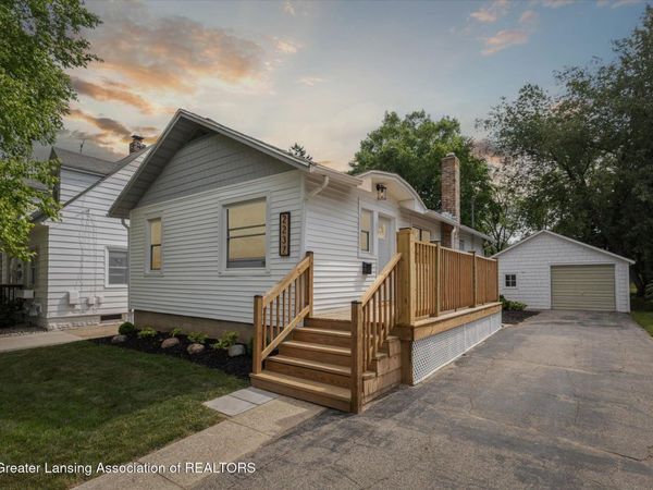 2237 Sunnyside Avenue, Lansing, MI 48910