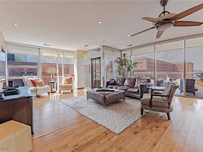 701 W Lakeside Avenue, Unit 606, Cleveland, OH 44113 Photo 6