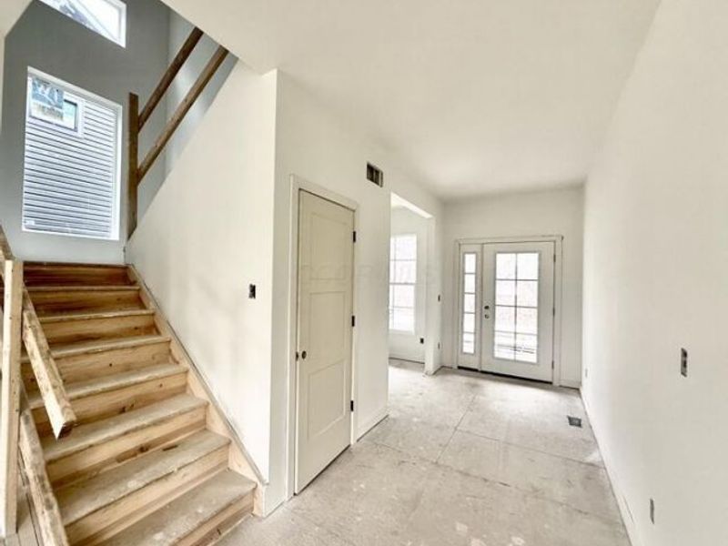 3781 Aberdeen Avenue, Columbus, OH 43219 Photo 2