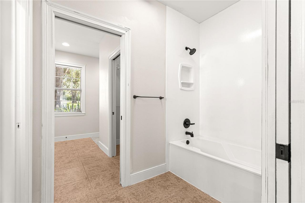 12360 E Highway 25, Ocklawaha, FL 32179 Photo