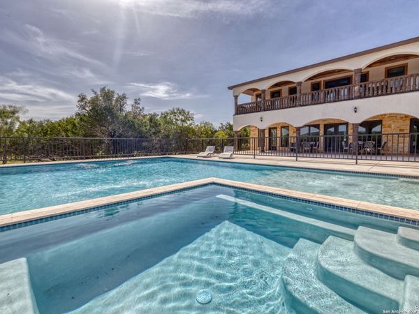 1747 Mountain Valley, ConCan, TX 78838