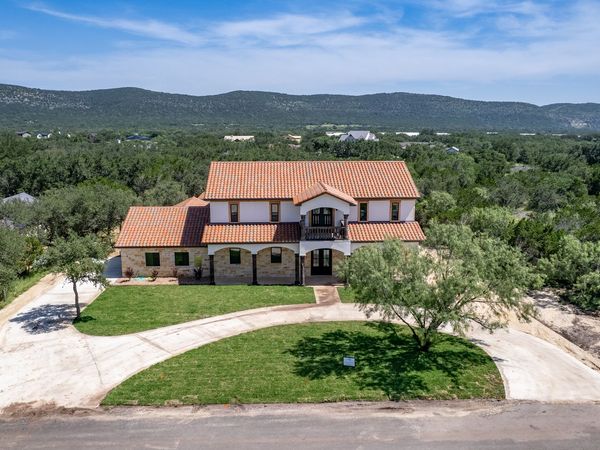 1747 Mountain Valley, ConCan, TX 78838