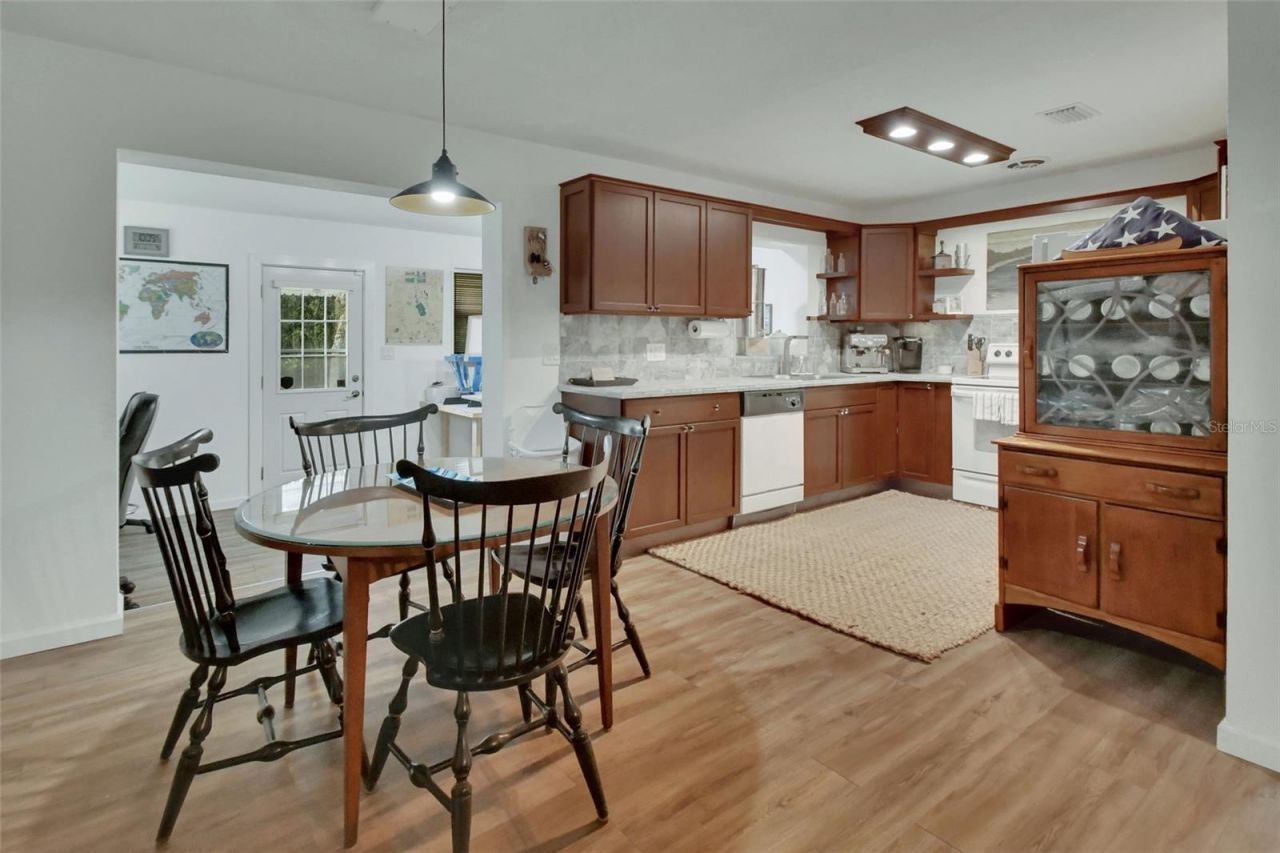 22040 Blue Creek Lodge Road, Astor, FL 32102 Photo