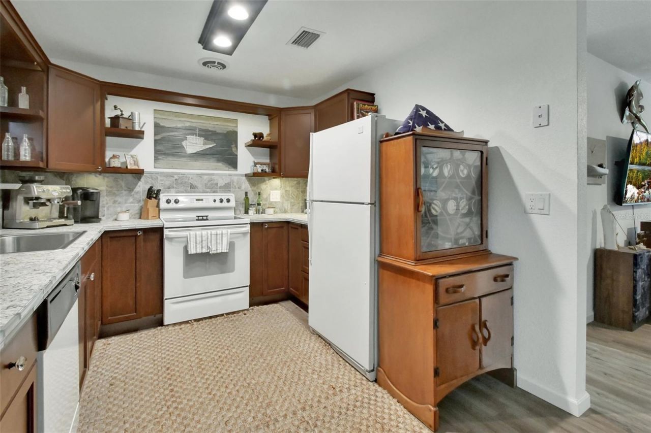 22040 Blue Creek Lodge Road, Astor, FL 32102 Photo