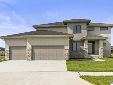 5508 N 195 Street, Elkhorn, NE 68022