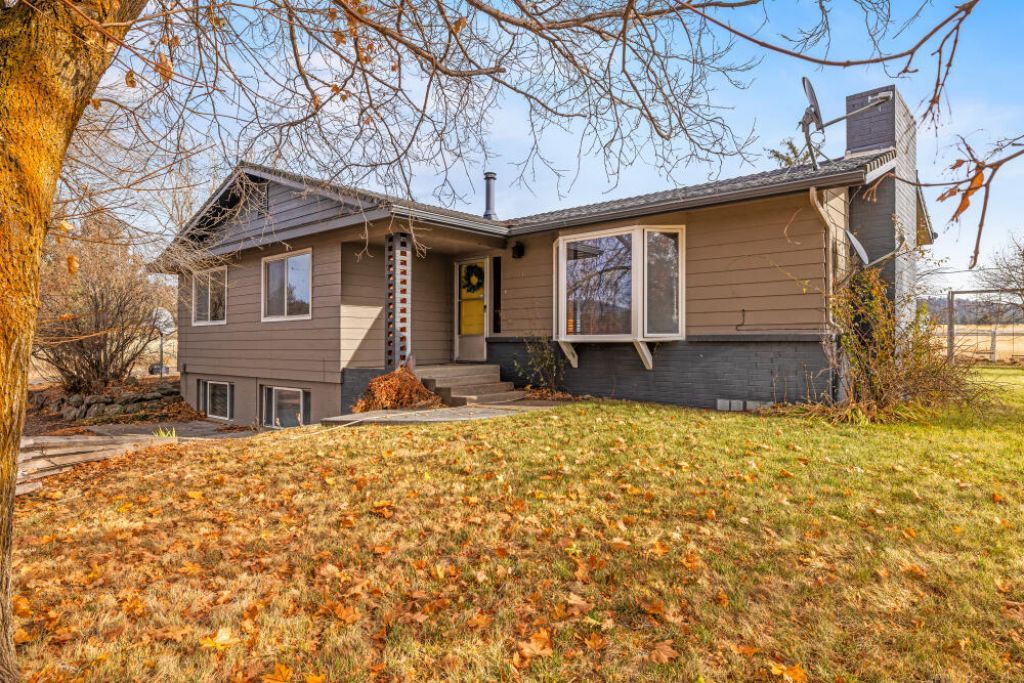 23131 N Poe Valley Road, Klamath Falls, OR 97603 Main Photo