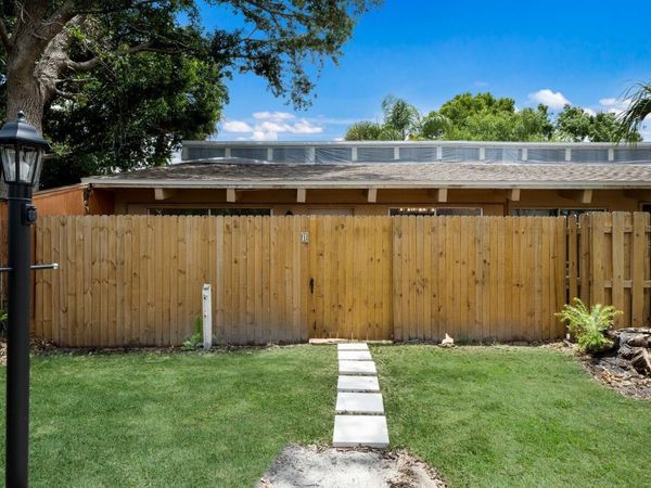 500 N JEFFERSON AVENUE, Unit H1, SARASOTA, FL 34237