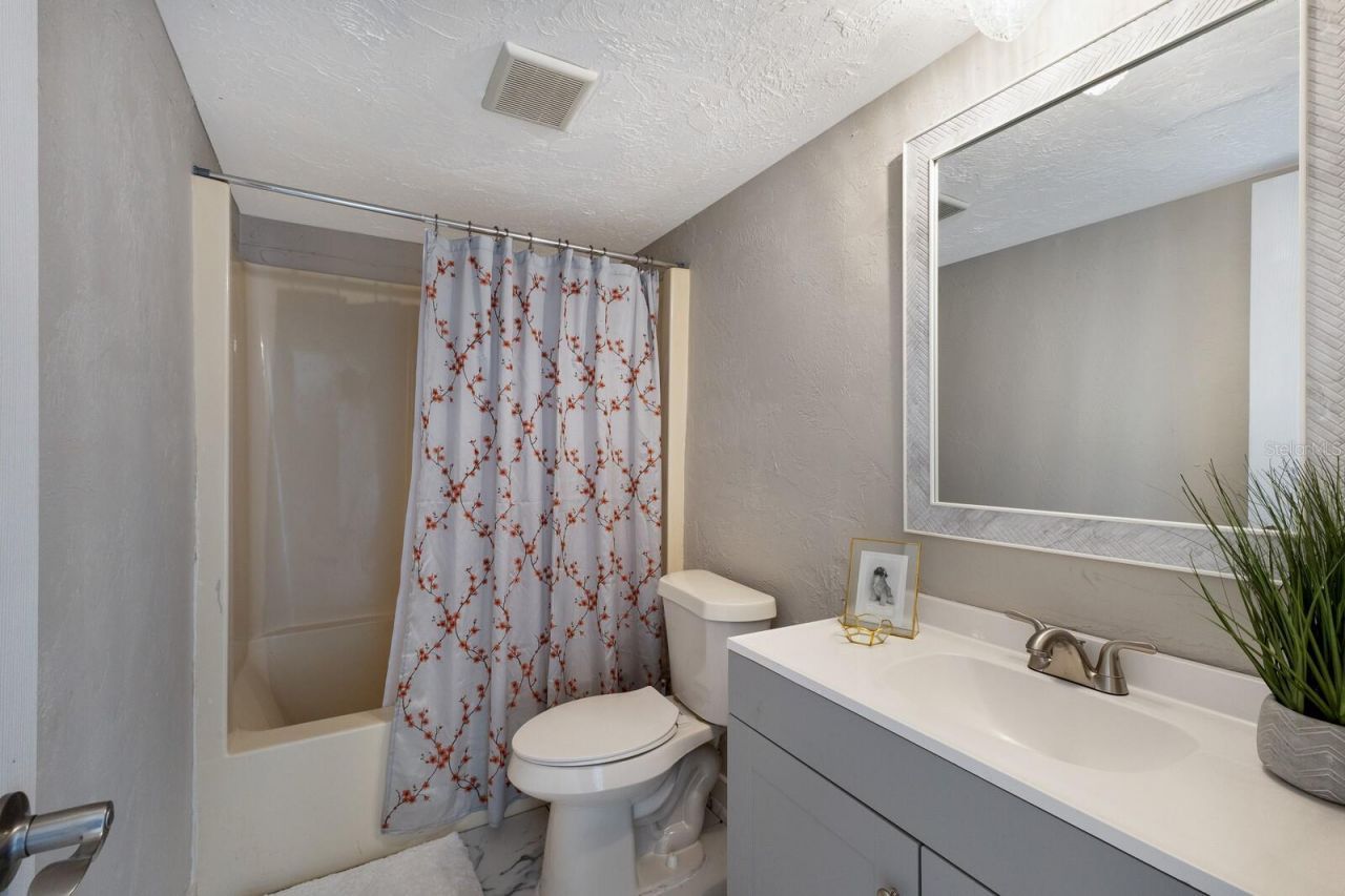 500 N Jefferson Avenue, Unit H1, Sarasota, FL 34237 Photo