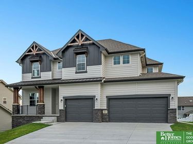 18325 Summit Drive, Omaha, NE 68136