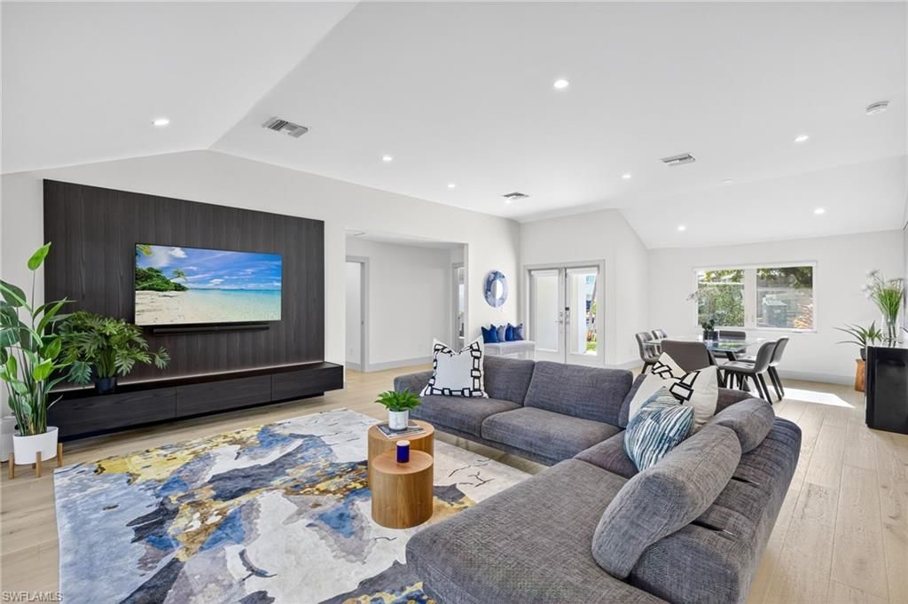 5215 Seashell Ave, Naples, FL 34103 Photo
