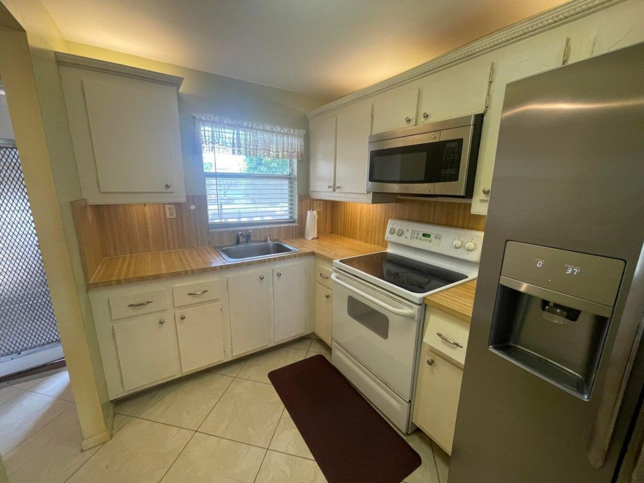 8901 Sunrise Lakes Boulevard, Unit 202, Sunrise, FL 33322 Photo