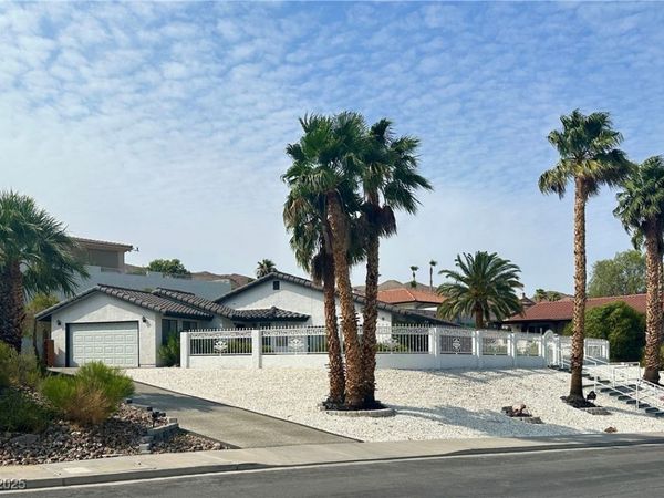 935 Vista Lago Way, Boulder City, NV 89005