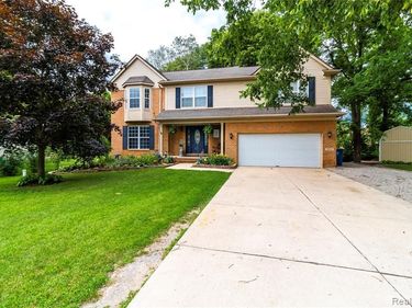 8314 Mill Pointe Court, Goodrich Vlg, MI 48438