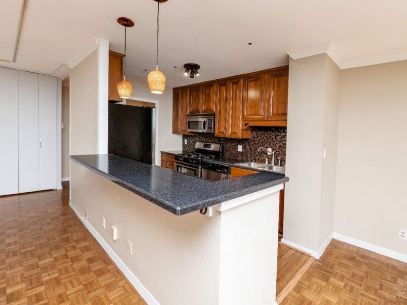 2324 Madison Road, Unit 1404, Cincinnati, OH 45208 Photo 12