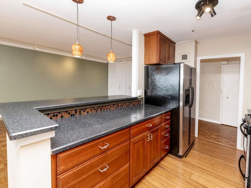 2324 Madison Road, Unit 1404, Cincinnati, OH 45208 Photo 13