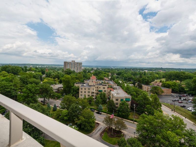 2324 Madison Road, Unit 1404, Cincinnati, OH 45208 Photo 26
