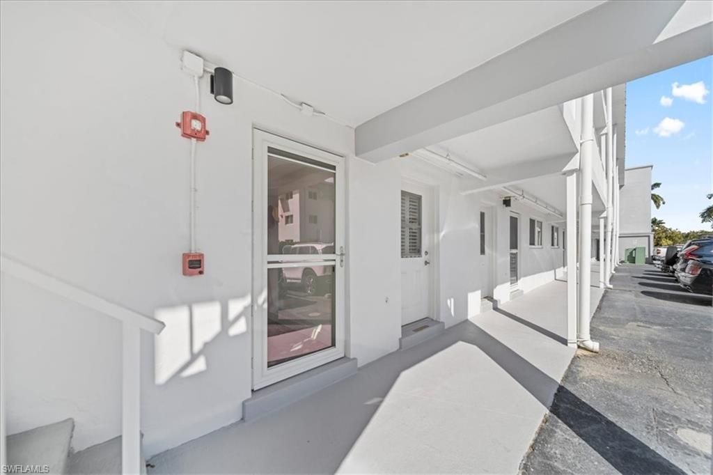 72 7th St S, Unit 112, Naples, FL 34102 Photo