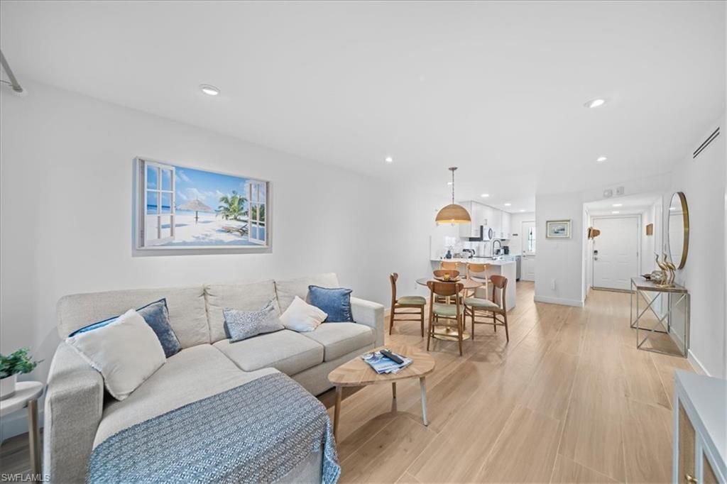 72 7th St S, Unit 112, Naples, FL 34102 Photo