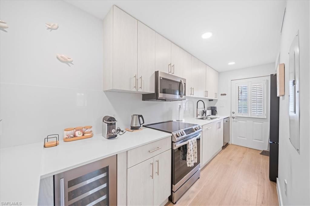 72 7th St S, Unit 112, Naples, FL 34102 Photo