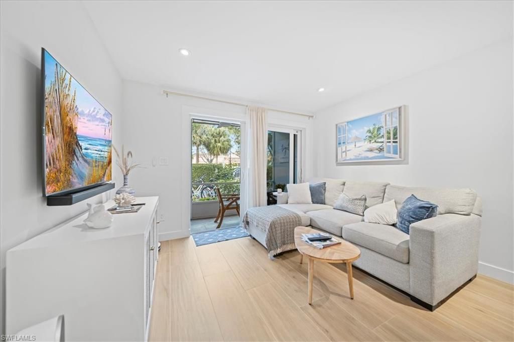 72 7th St S, Unit 112, Naples, FL 34102 Photo