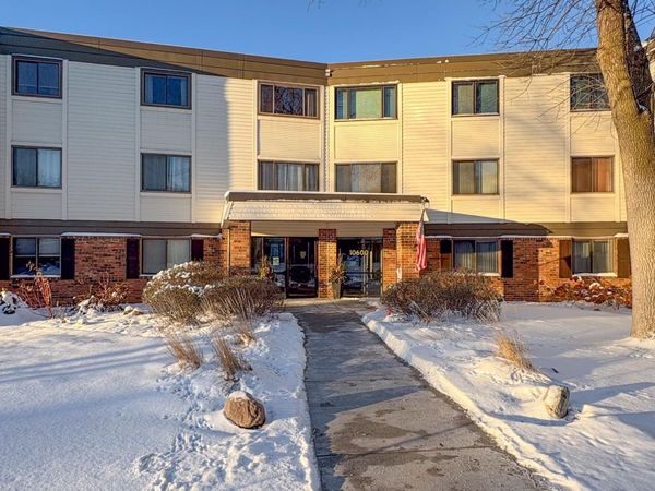 10600 43rd Avenue N, Unit 203, Plymouth, MN 55442