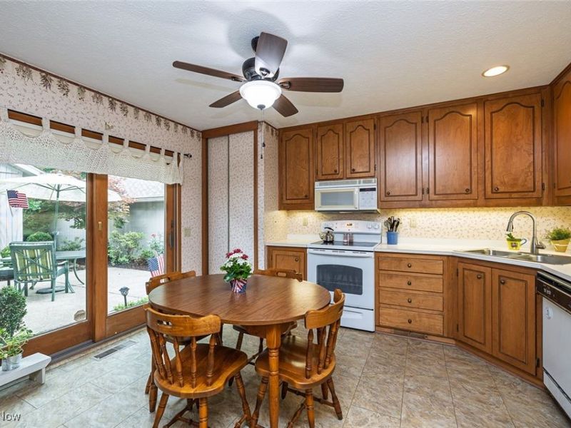 13156 Olympus Way, Strongsville, OH 44149 Photo 5