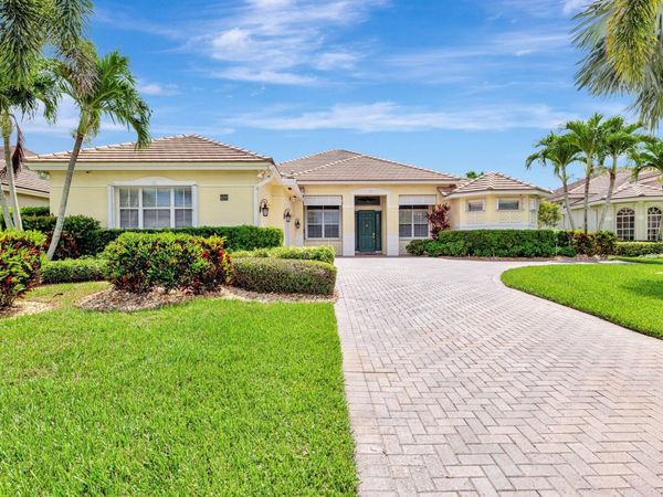 699 SW River Bend Circle, Stuart, FL 34997