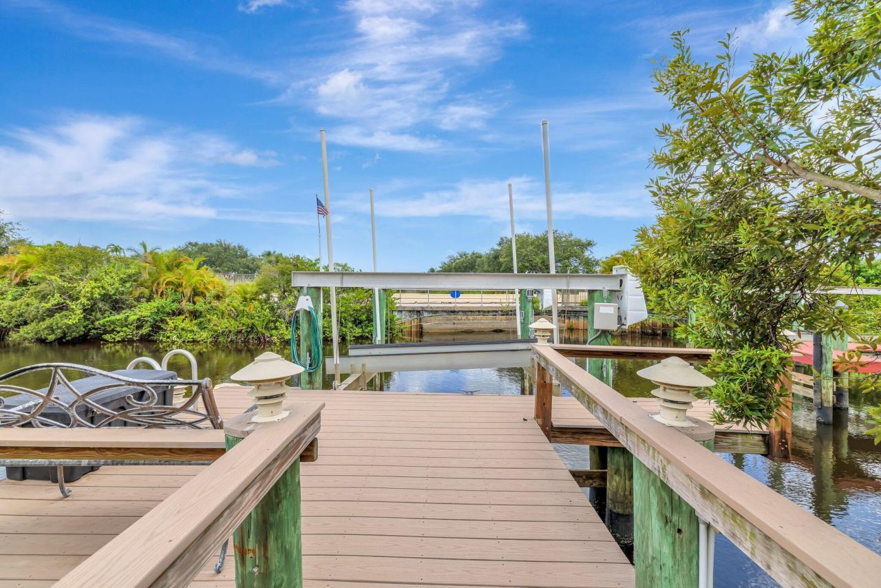 699 SW River Bend Circle, Stuart, FL 34997 Photo