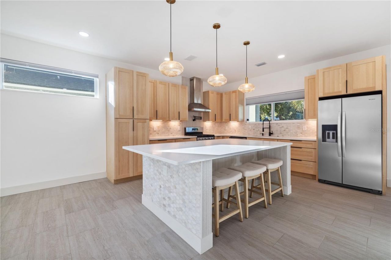 2727 W Chestnut Street, Tampa, FL 33607 Photo