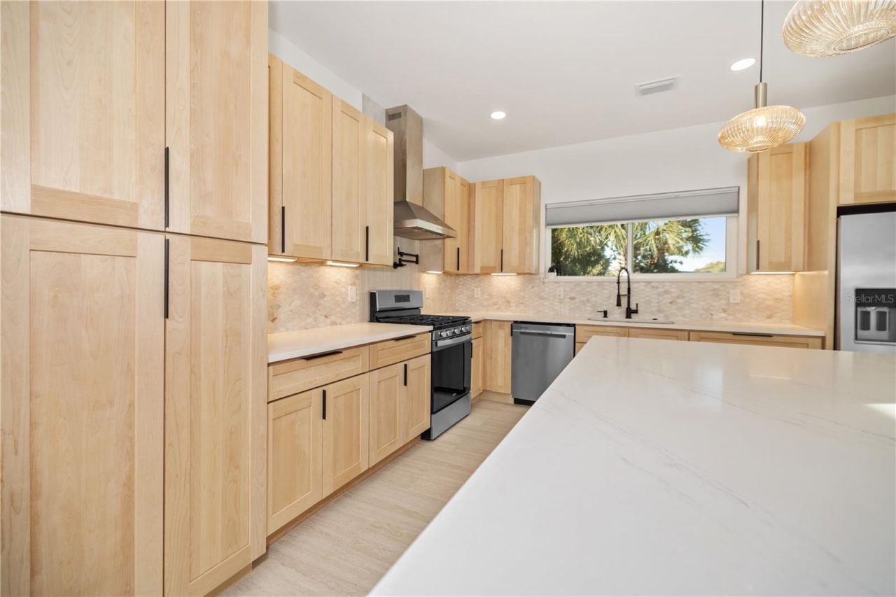 2727 W Chestnut Street, Tampa, FL 33607 Photo