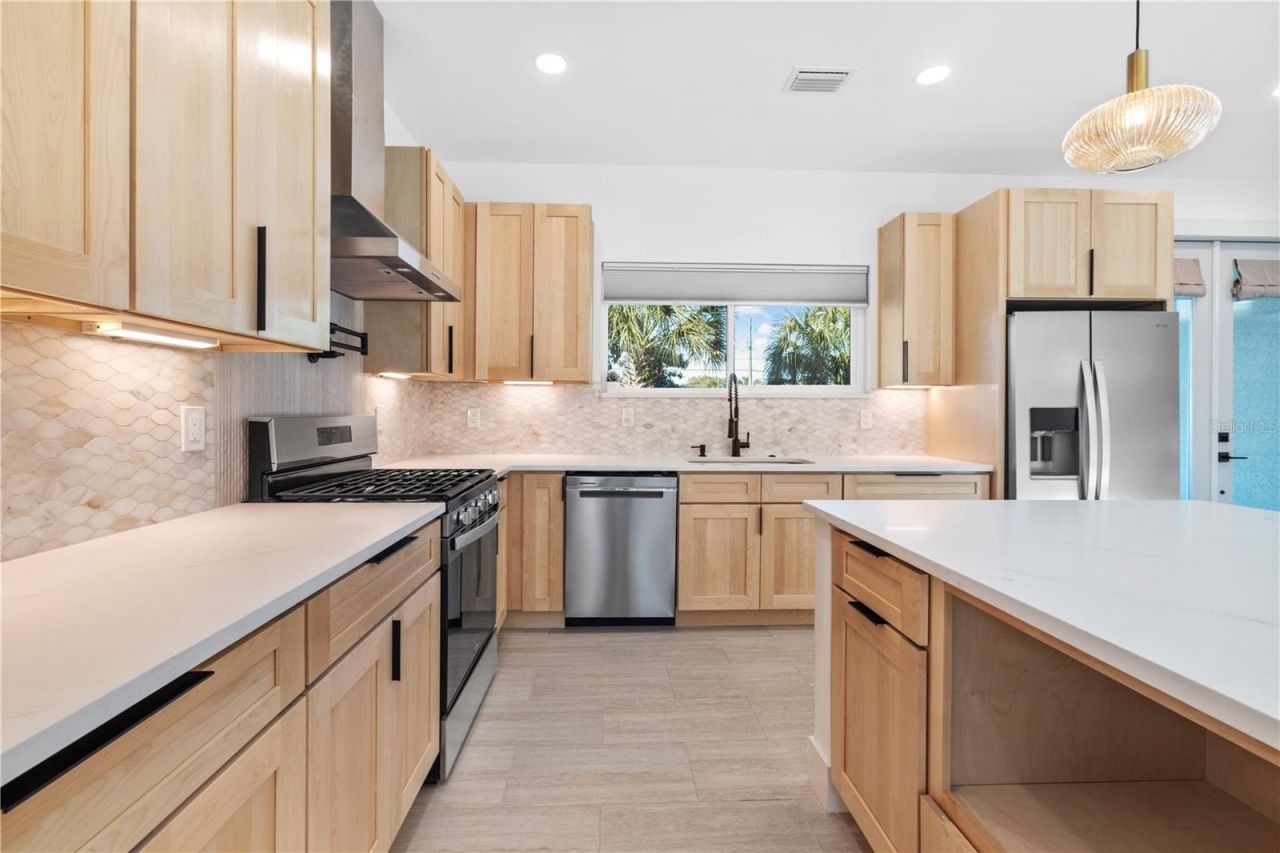 2727 W Chestnut Street, Tampa, FL 33607 Photo