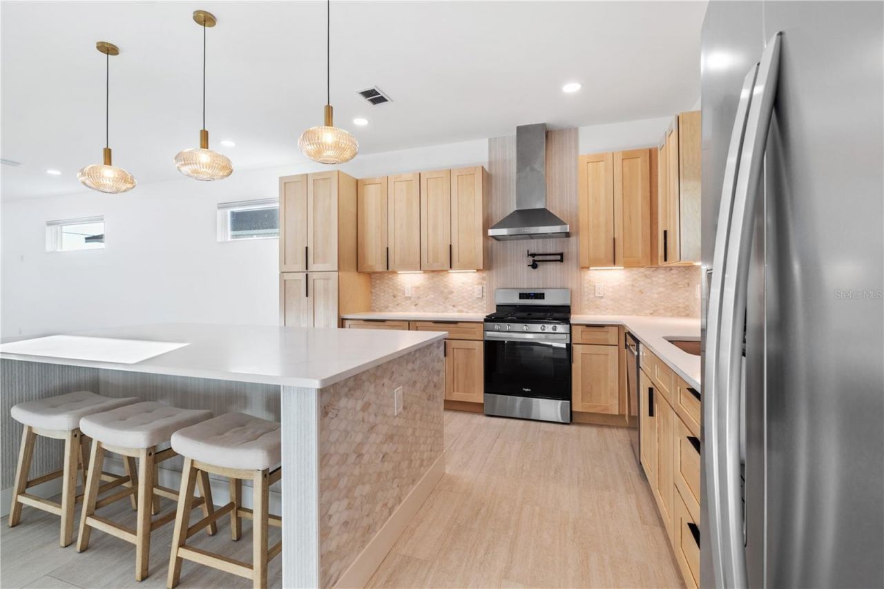 2727 W Chestnut Street, Tampa, FL 33607 Photo