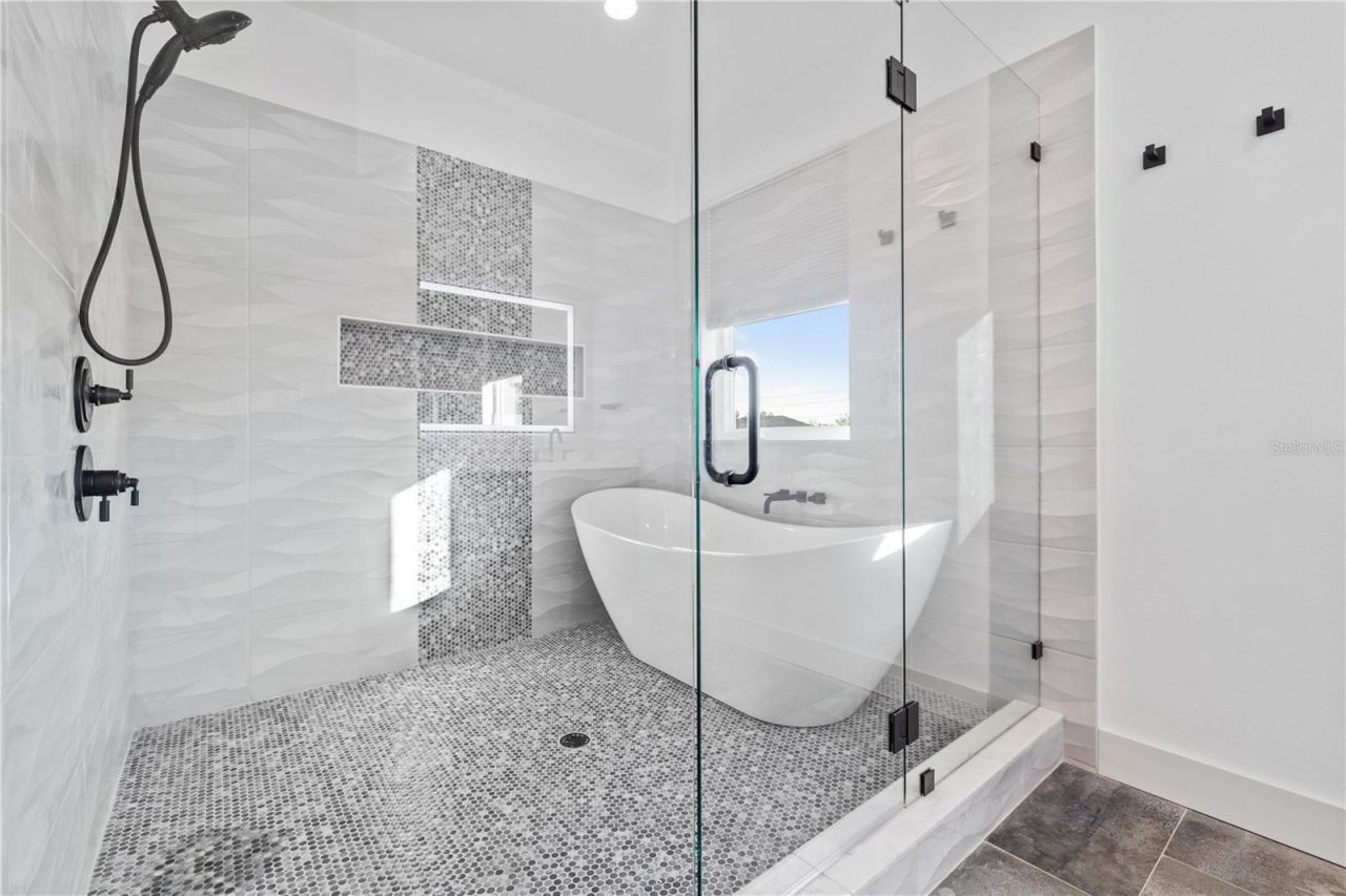 2727 W Chestnut Street, Tampa, FL 33607 Photo