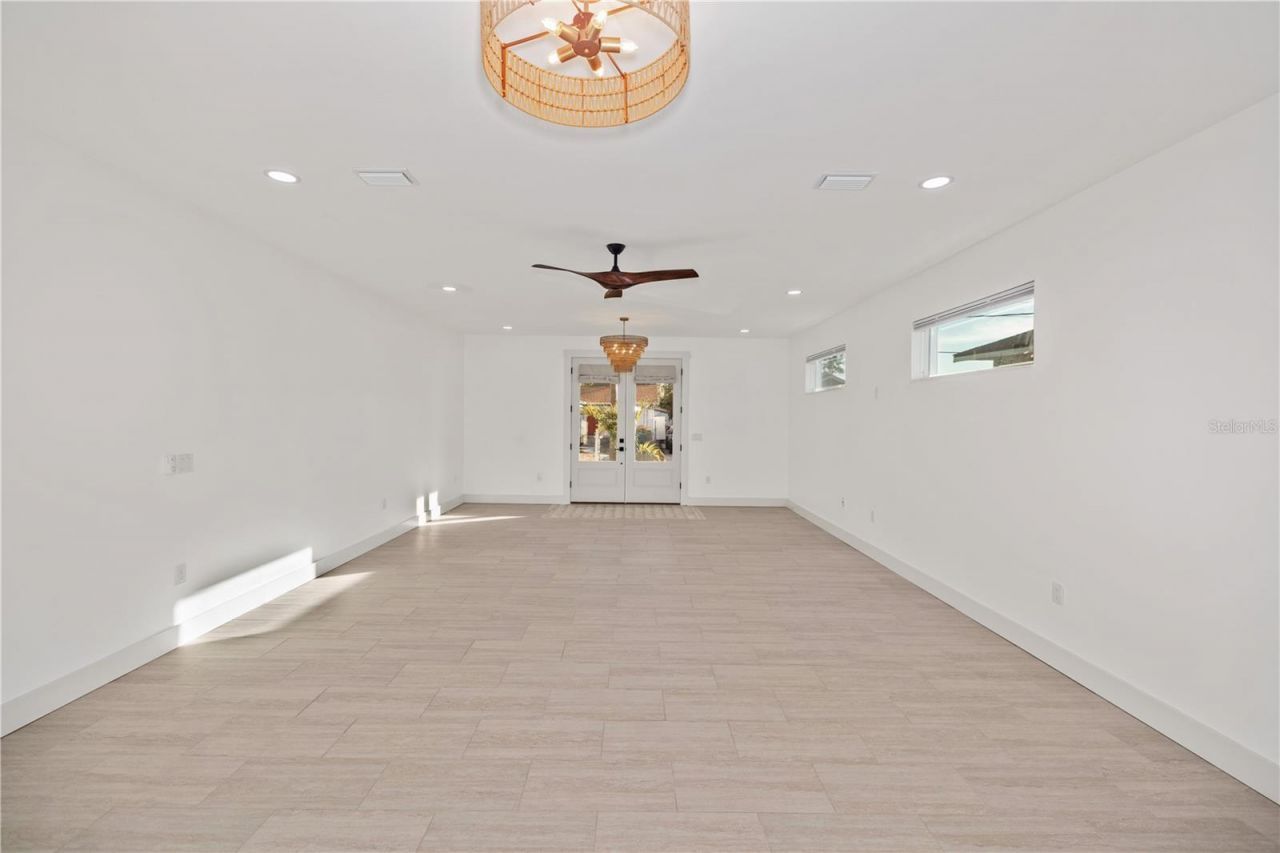 2727 W Chestnut Street, Tampa, FL 33607 Photo