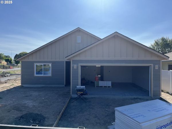 630 Crafton LN, Stanfield, OR 97875